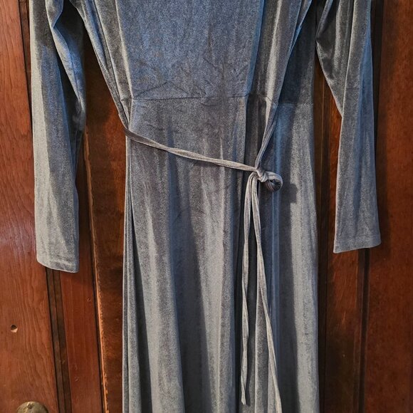 Baltic Born Baltic Born Esmerelda Velvet Wrap Maxi Dress - Picture 2 of 3